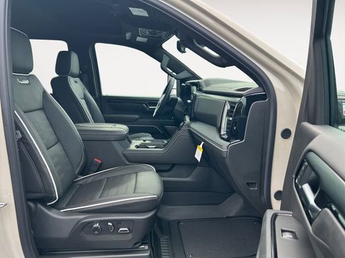 New 2026 GMC Sierra 2500 AT4X w/ LPO, Black Badging Package image 10