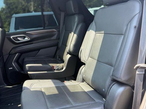 Used 2021 Chevrolet Tahoe Z71 w/ Z71 Signature Package AWD/4WD image 16