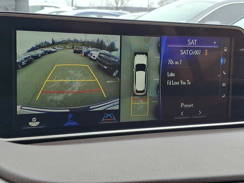 Used 2018 Lexus RX 450hL Luxury w/ Accessory Package image 17