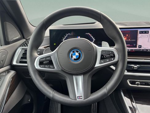 Used 2026 BMW X5 xDrive50e w/ M Sport Package image 9