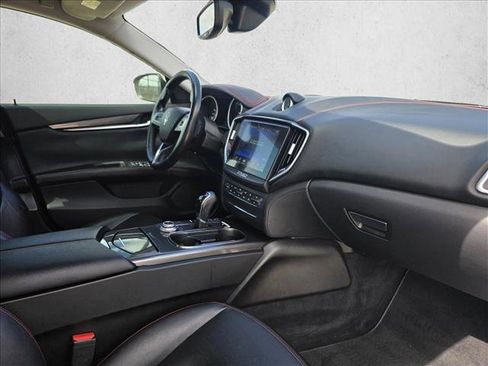 Used 2018 Maserati Ghibli image 11