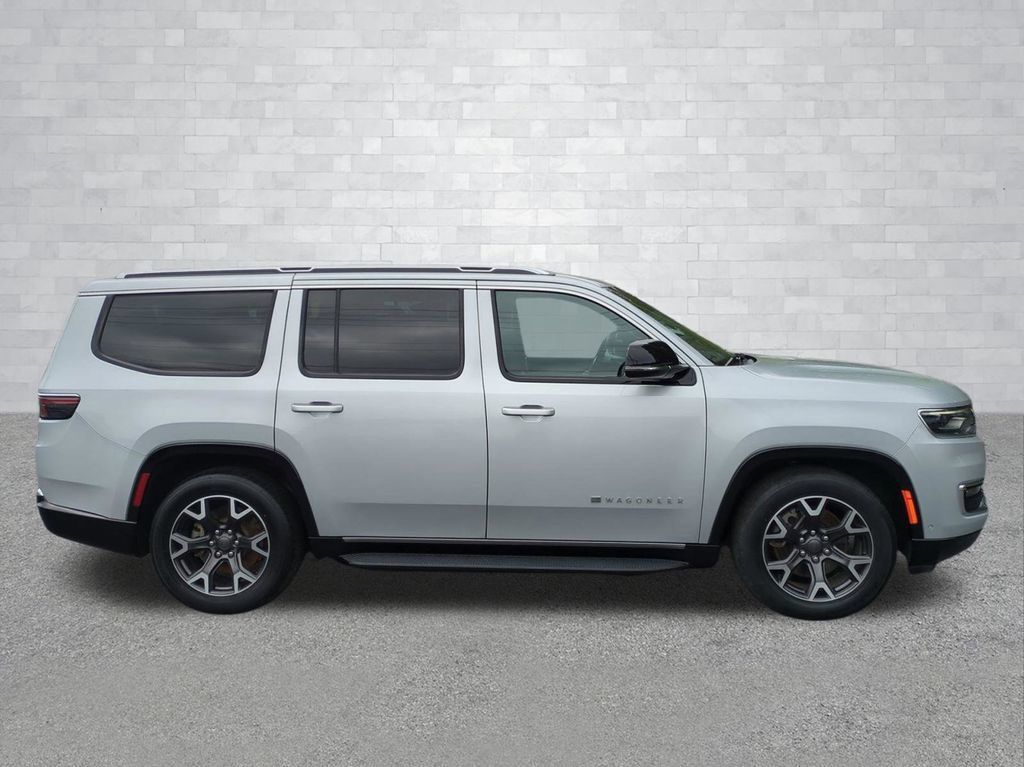 Used 2024 Jeep Wagoneer Series III AWD/4WD image 3
