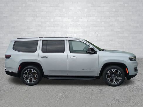 Used 2024 Jeep Wagoneer Series III AWD/4WD image 3