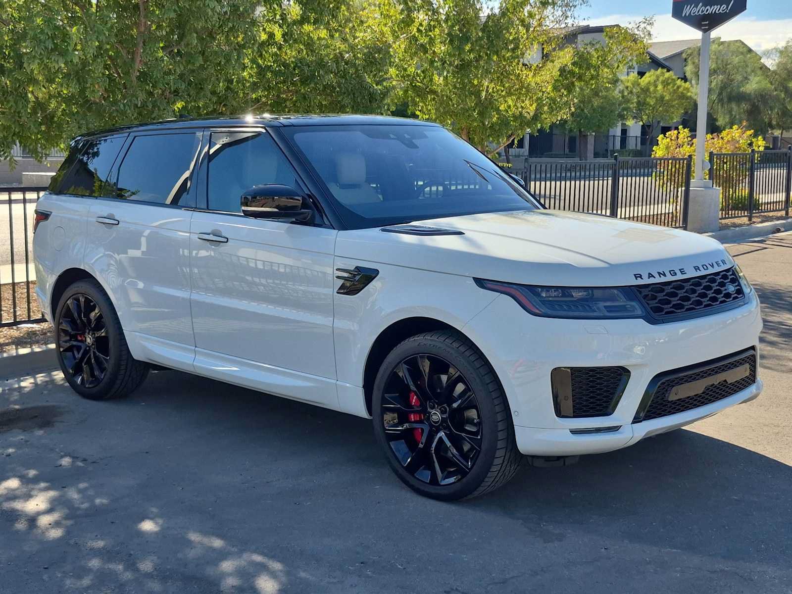 Used 2021 Land Rover Range Rover Sport HST AWD/4WD image 2