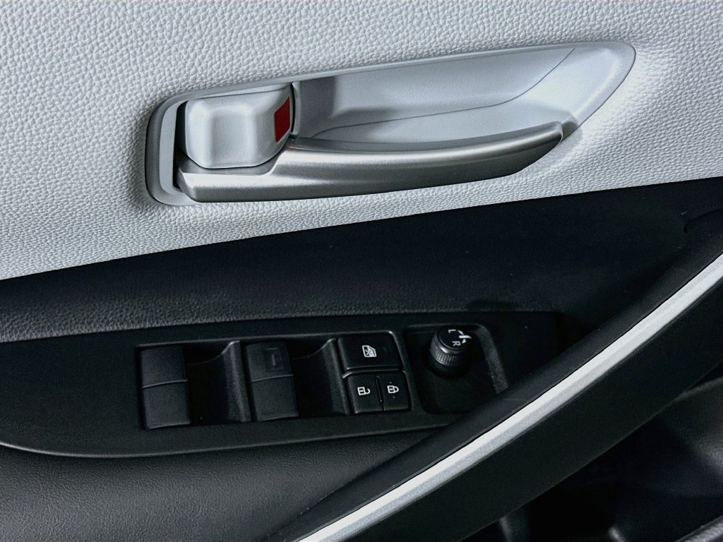 Certified 2024 Toyota Corolla SE w/ SE Package FWD image 17