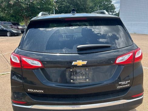Used 2020 Chevrolet Equinox Premier FWD image 4