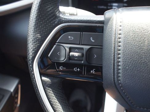 Used 2023 Toyota Sequoia Platinum AWD/4WD image 10