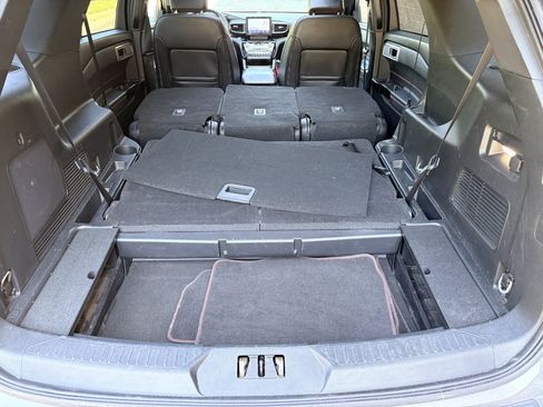Used 2023 Ford Explorer ST-Line w/ Class IV Trailer Tow Package AWD/4WD image 21