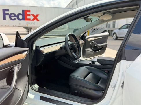Used 2021 Tesla Model 3 Standard Range Plus RWD image 15