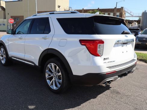 Used 2023 Ford Explorer Platinum w/ Technology Package AWD/4WD image 4