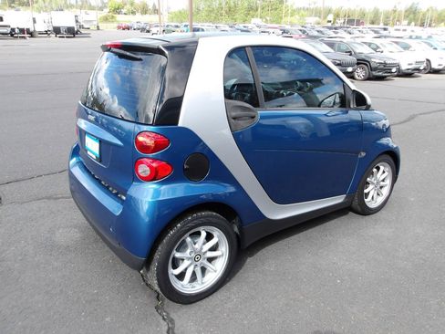 Used 2009 smart fortwo passion RWD image 5
