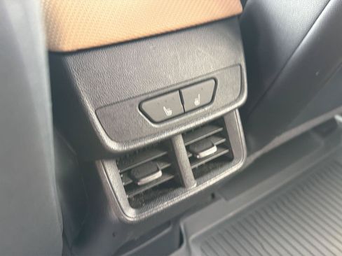 Certified 2025 Chevrolet Equinox ACTIV w/ Convenience Package III FWD image 12