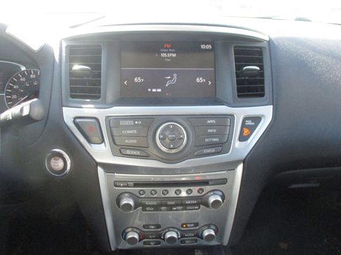 Used 2017 Nissan Pathfinder SL image 12