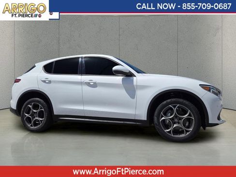 Used 2023 Alfa Romeo Stelvio Sprint image 1