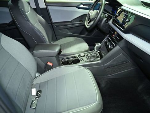 Used 2024 Volkswagen Taos SE image 48