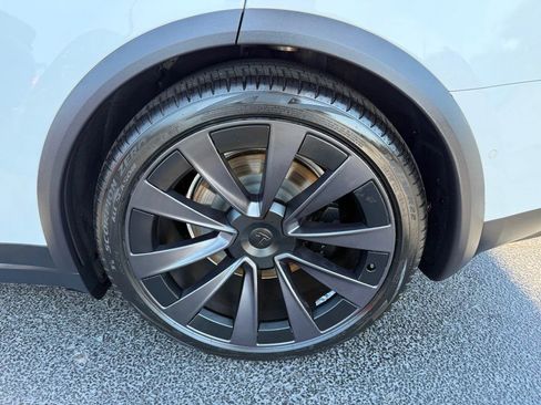 Used 2023 Tesla Model X image 34