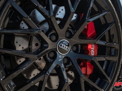 Used 2018 Audi R8 V10 w/ Premium Package image 3