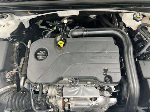 Used 2024 Chevrolet Malibu RS FWD image 24
