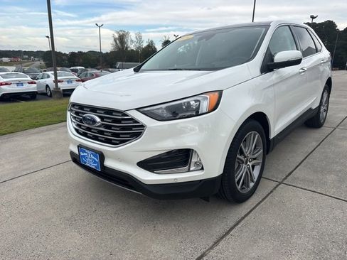Used 2024 Ford Edge Titanium image 3