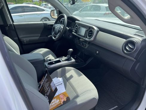 Used 2017 Toyota Tacoma SR5 image 16