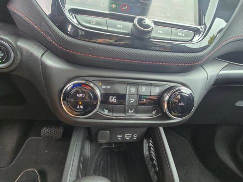 Used 2023 Chevrolet TrailBlazer RS w/ Convenience Package FWD image 32