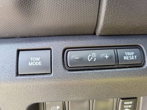 Used 2022 Nissan Frontier SV AWD/4WD image 20