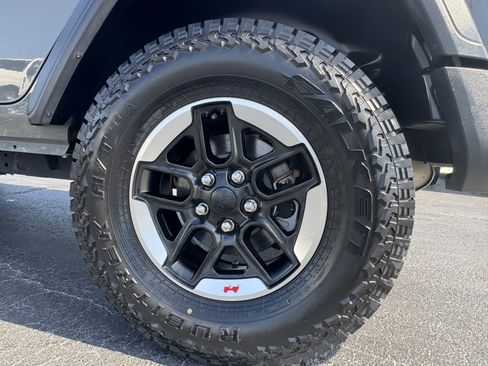 Used 2018 Jeep Wrangler Unlimited Sport S AWD/4WD image 19