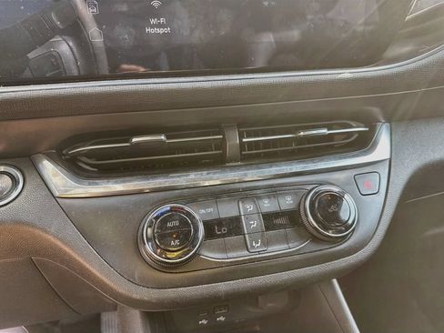 Used 2024 Buick Envista Preferred FWD image 17