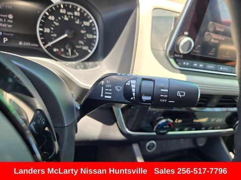 Used 2023 Nissan Rogue SV FWD image 21