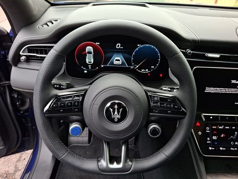 New 2025 Maserati Grecale GT AWD/4WD image 12
