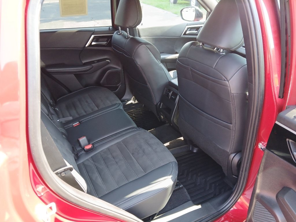 Used 2024 Mitsubishi Outlander SE Black Edition AWD/4WD image 22
