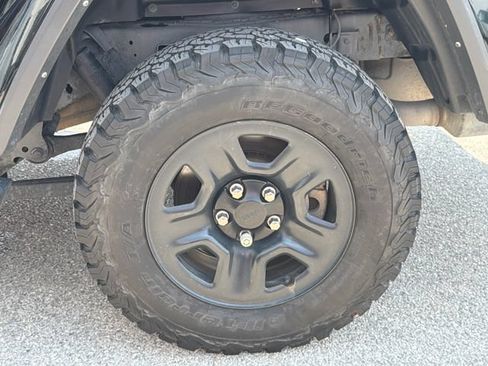 Used 2021 Jeep Gladiator Sport AWD/4WD image 38