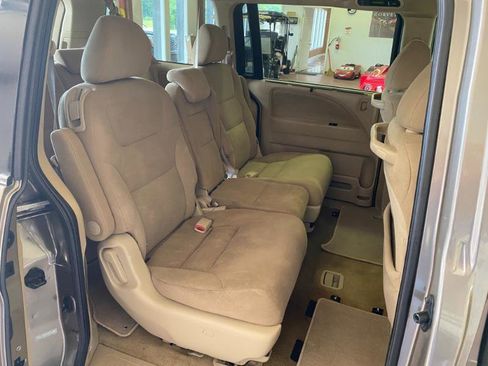 Used 2010 Honda Odyssey EX image 17