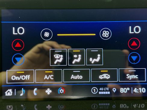 Used 2023 Cadillac CT4 Luxury w/ Cold Weather Package RWD image 17