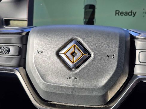 Used 2025 Rivian R1S Adventure image 30