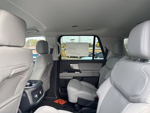 New 2026 Ford Expedition Active image 29