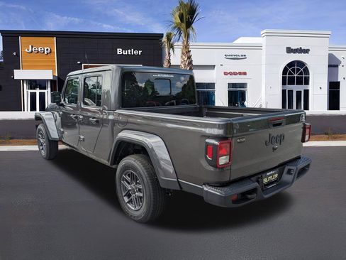 New 2025 Jeep Gladiator Sport image 4