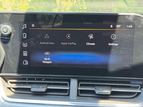 Used 2025 Chevrolet Trax LT FWD image 22