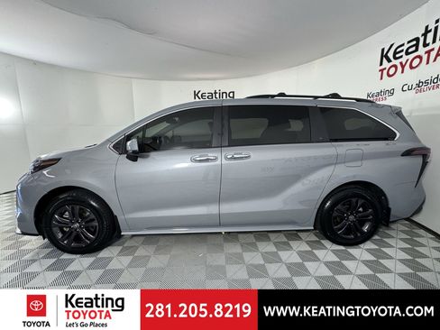 Certified 2024 Toyota Sienna XLE Woodland Edition image 8