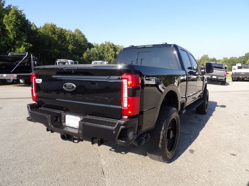 Used 2024 Ford F350 Lariat w/ Lariat Ultimate Package AWD/4WD image 7