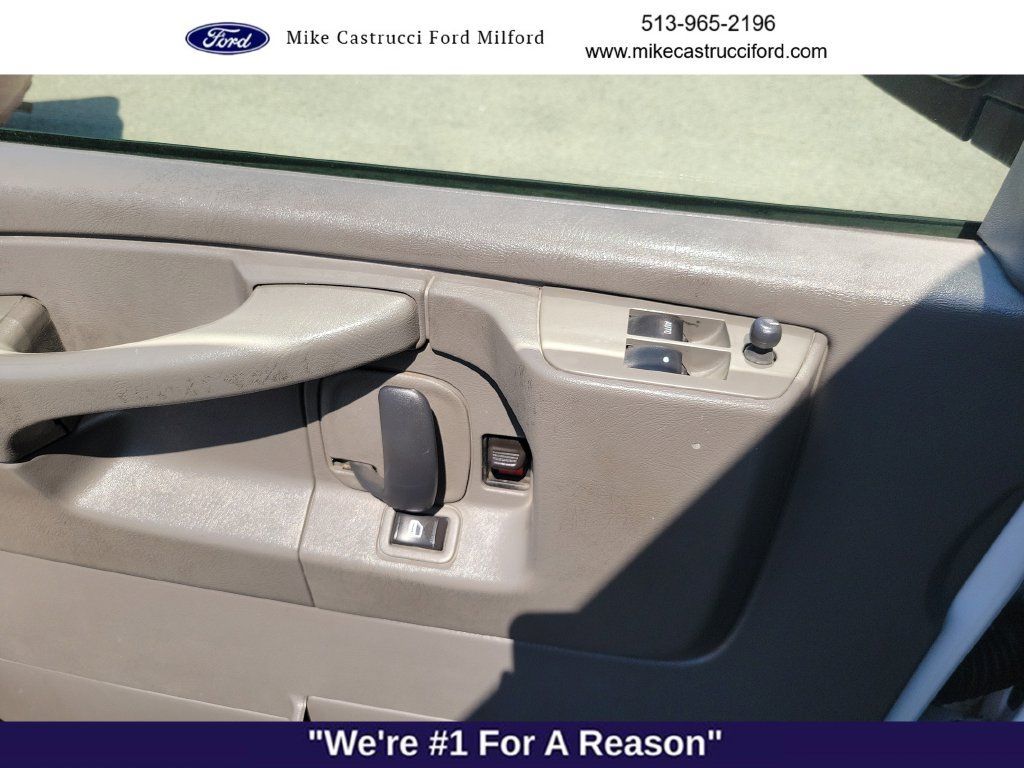 Used 2015 Chevrolet Express 3500 Extended RWD image 21