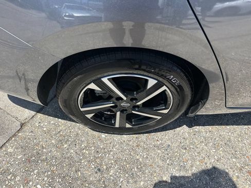 Used 2024 Nissan Sentra SV FWD image 15