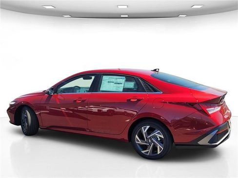 New 2025 Hyundai Elantra Limited image 5