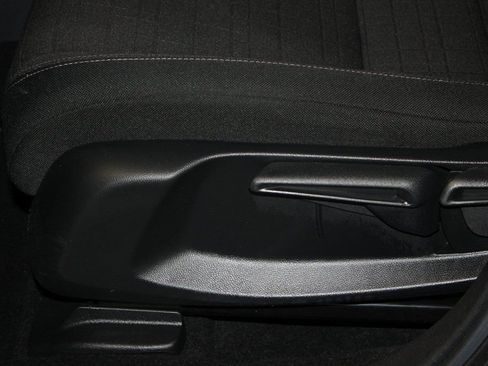 Used 2024 Honda HR-V LX image 13