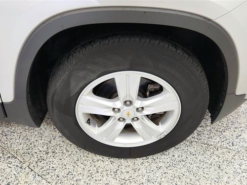 Used 2019 Chevrolet Trax LT w/ LT Convenience Package FWD image 13