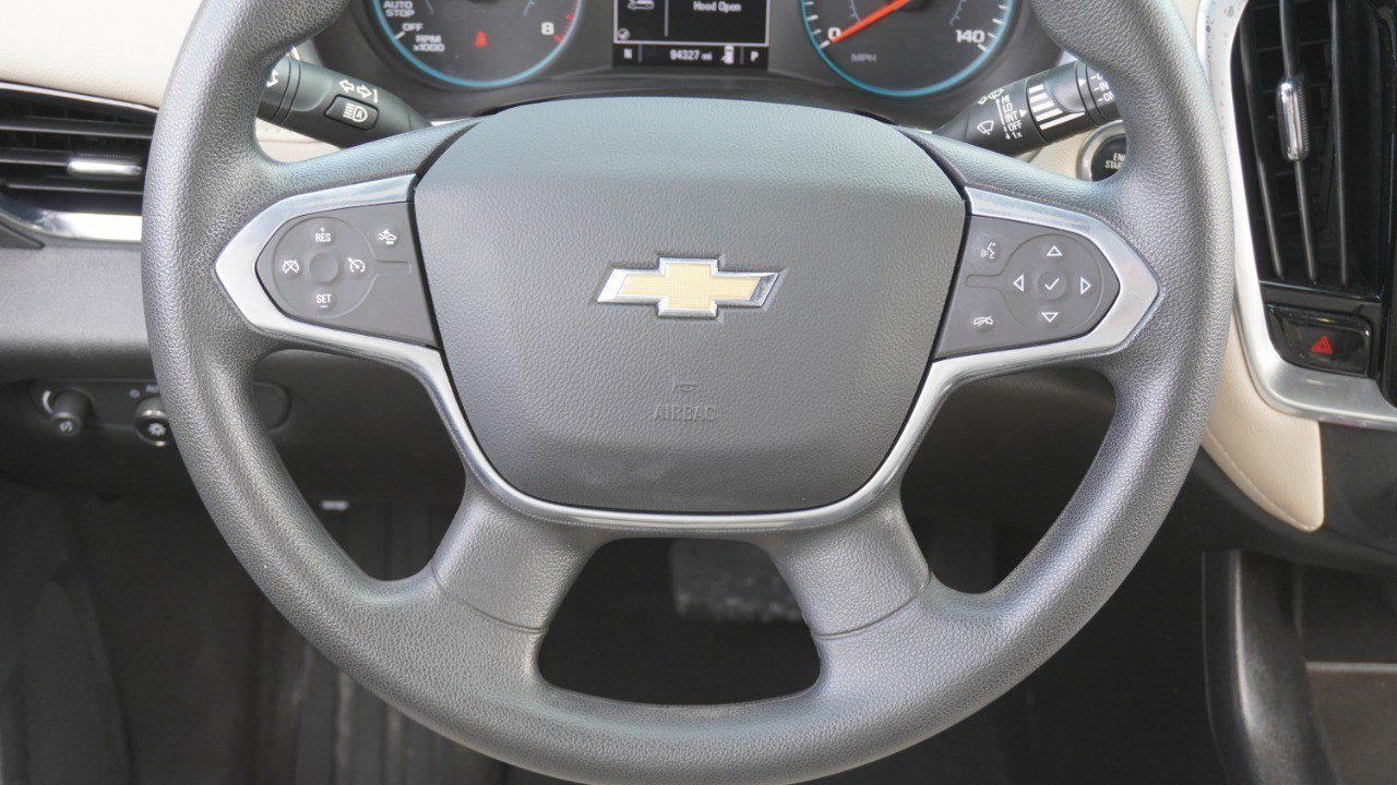 Used 2022 Chevrolet Traverse LS FWD image 25