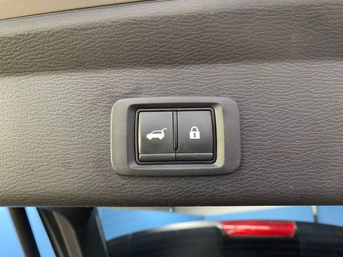 Used 2023 Mitsubishi Outlander SEL image 44