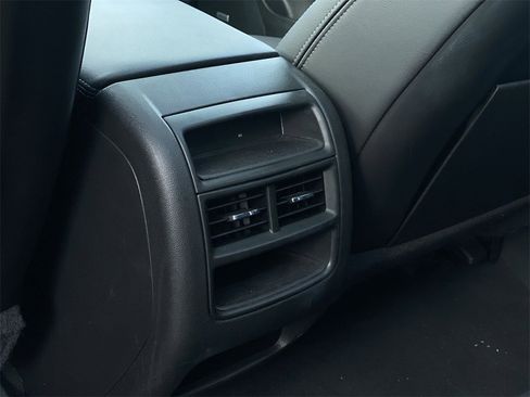 Certified 2025 Cadillac XT5 Premium Luxury image 27