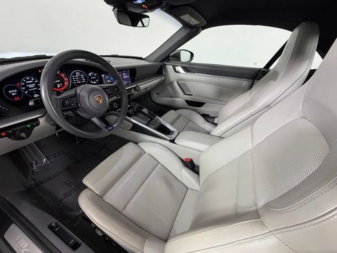 Used 2020 Porsche 911 Carrera 4S AWD/4WD image 4