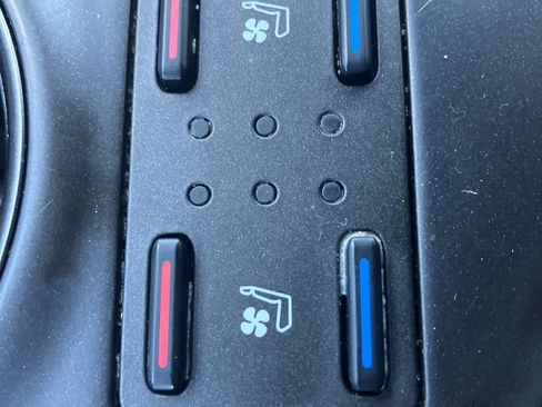 Used 2023 Toyota Camry XSE image 28